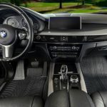 Tapis de voiture en moquette ou en caoutchouc